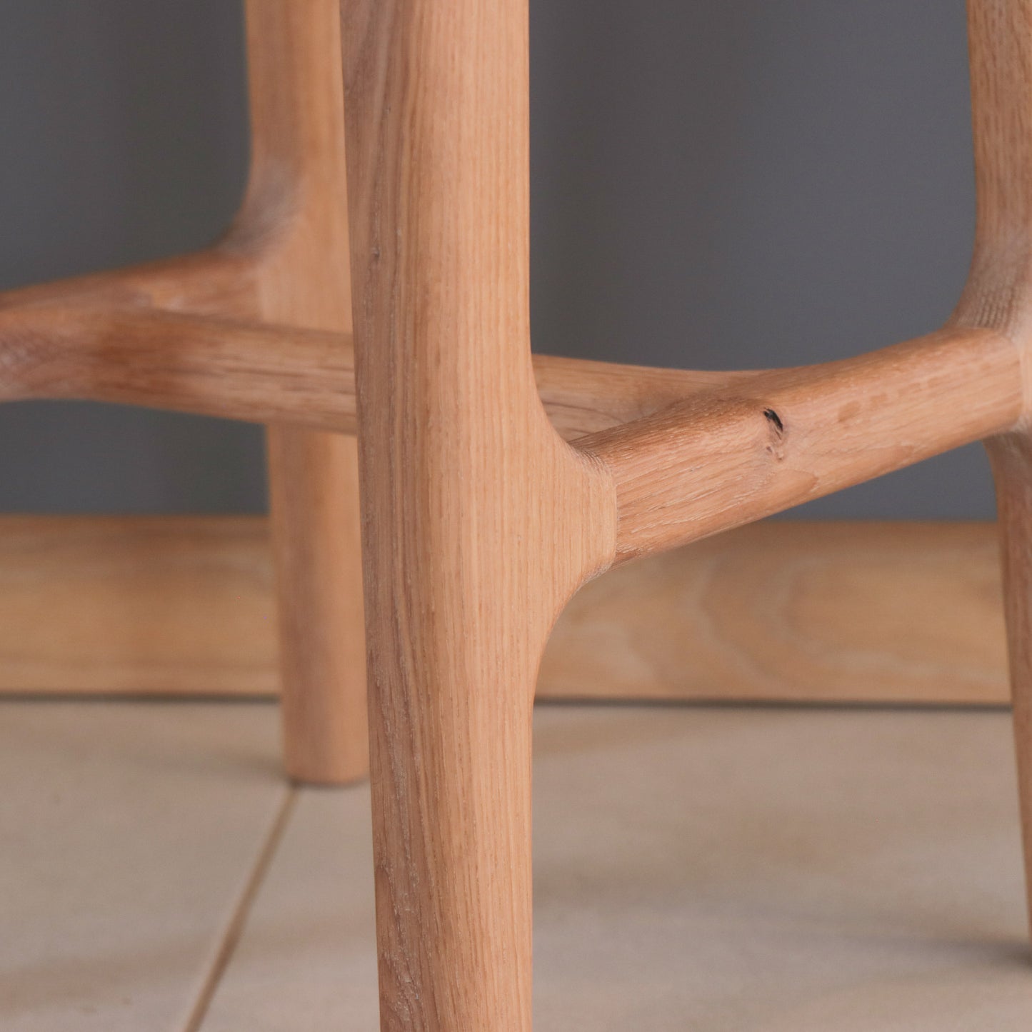 Pel’s Owl Bar Stool
